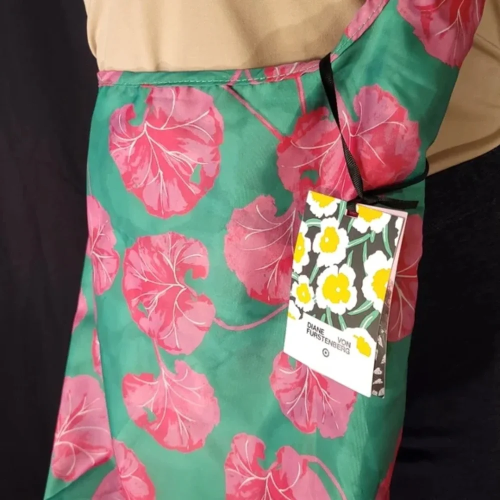Diane Von Furstenberg For Target Reusable Sling Bag - Picture 5 of 8